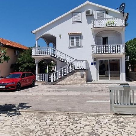 Apartmani Ira Vir Exterior photo