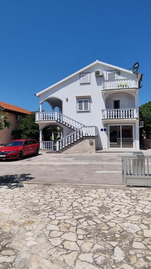 Apartmani Ira Vir Exterior photo