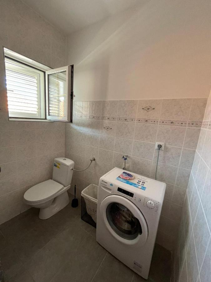 Apartmani Ira Vir Exterior photo